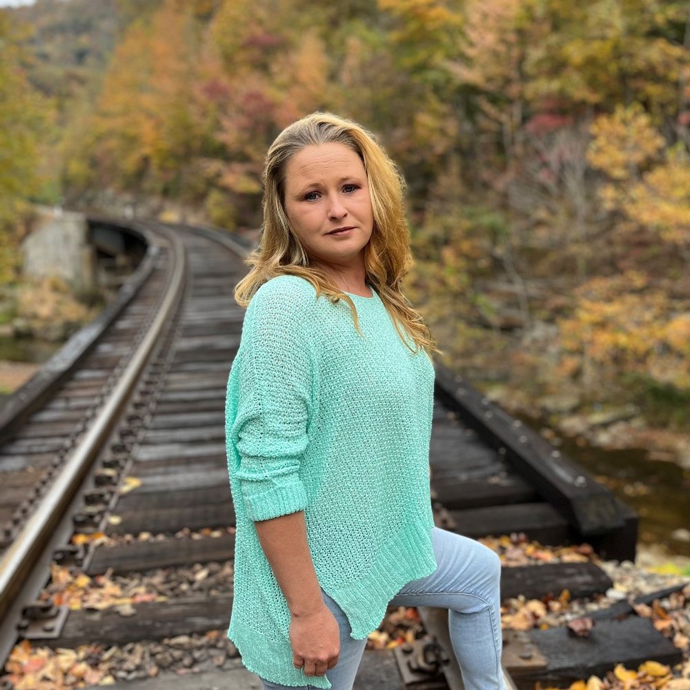 LOOSE FIT SWEATER
